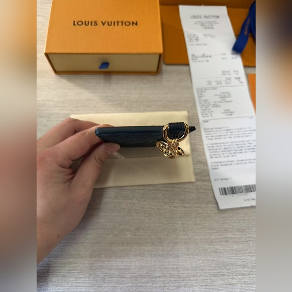 Louis Vuitton LV Charms Card Holder - Picture 4 of 12